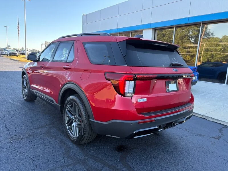 Used 2026 Red Metallic FORD ST-LINE image 5