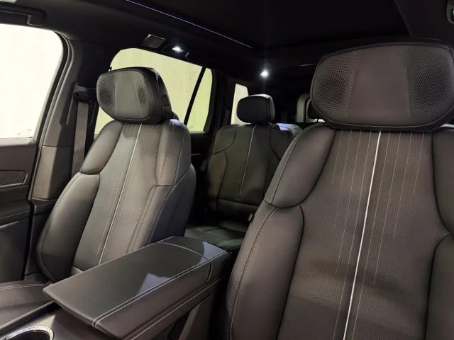 2027 Cadillac VISTIQ Sport - Photo 21