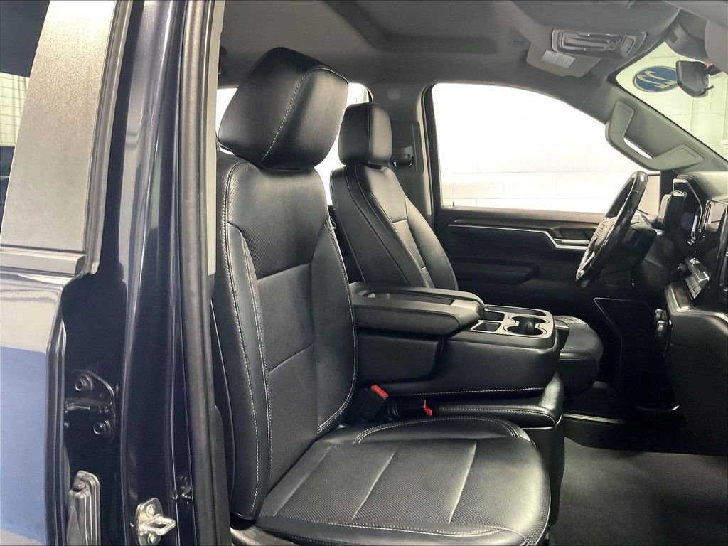 Used 2022 Gray Chevrolet LT image 10