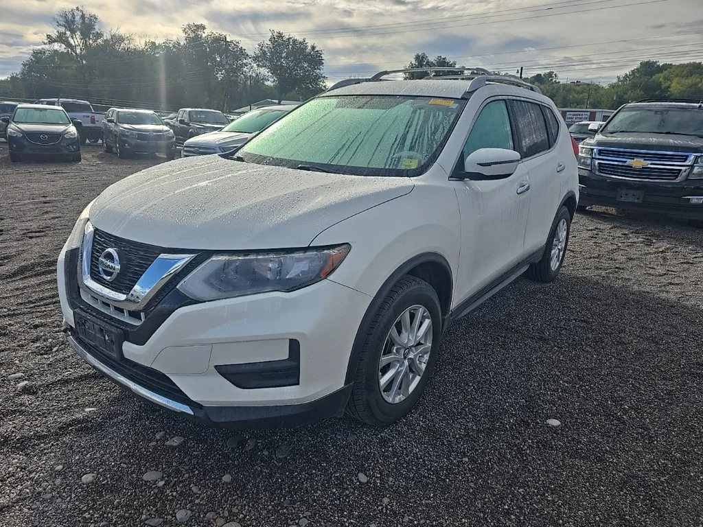 Used 2017 Nissan Rogue SV with VIN JN8AT2MV9HW001237 for sale in Delta, CO