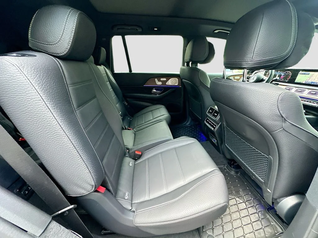 Used 2026  Mercedes-Benz GLS 580 image 30