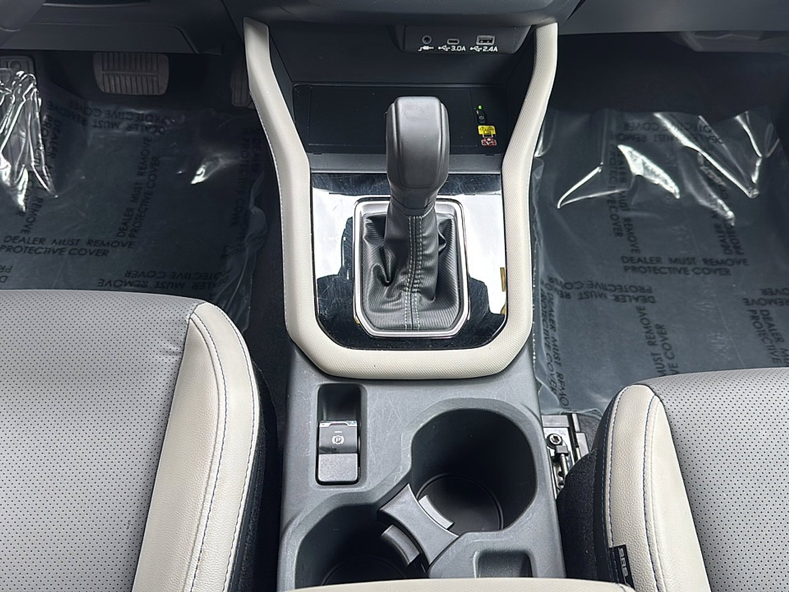 Used 2025 Crystal White Pearl Subaru Limited Hybrid image 41