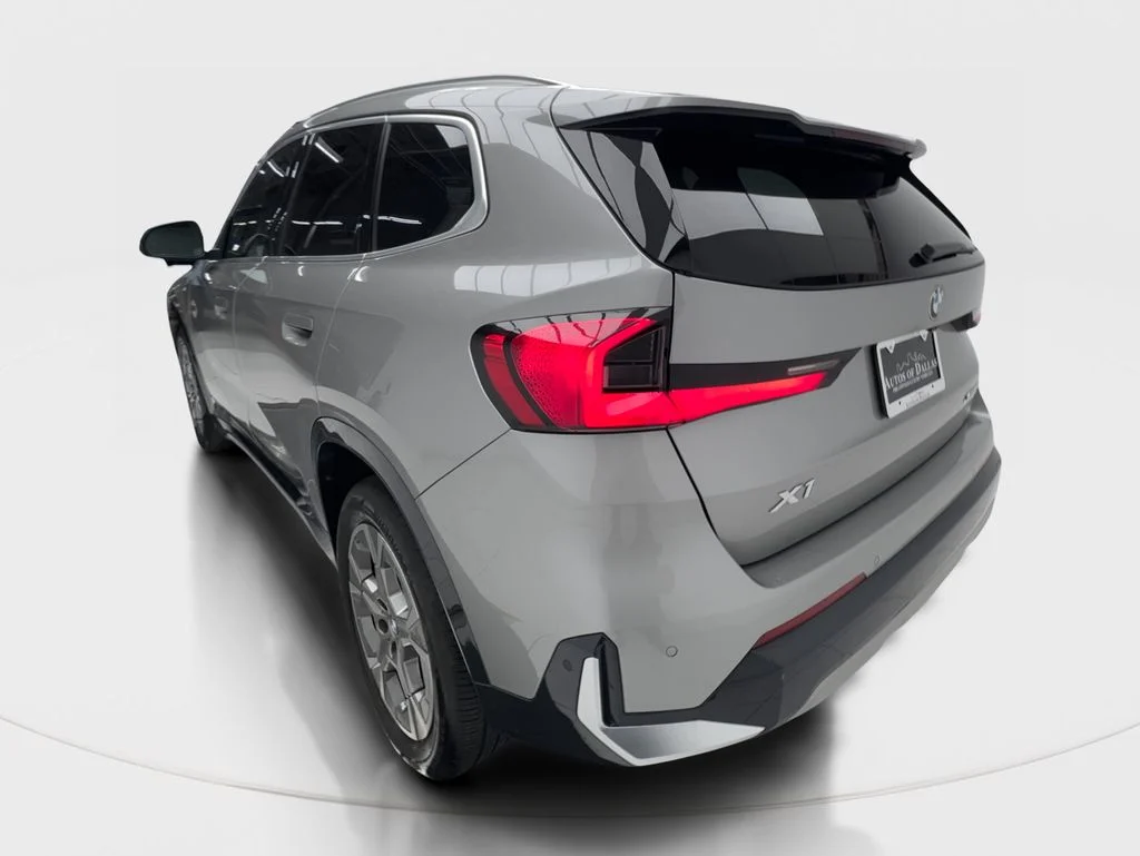 Used 2024 Silver BMW xDrive28i image 10