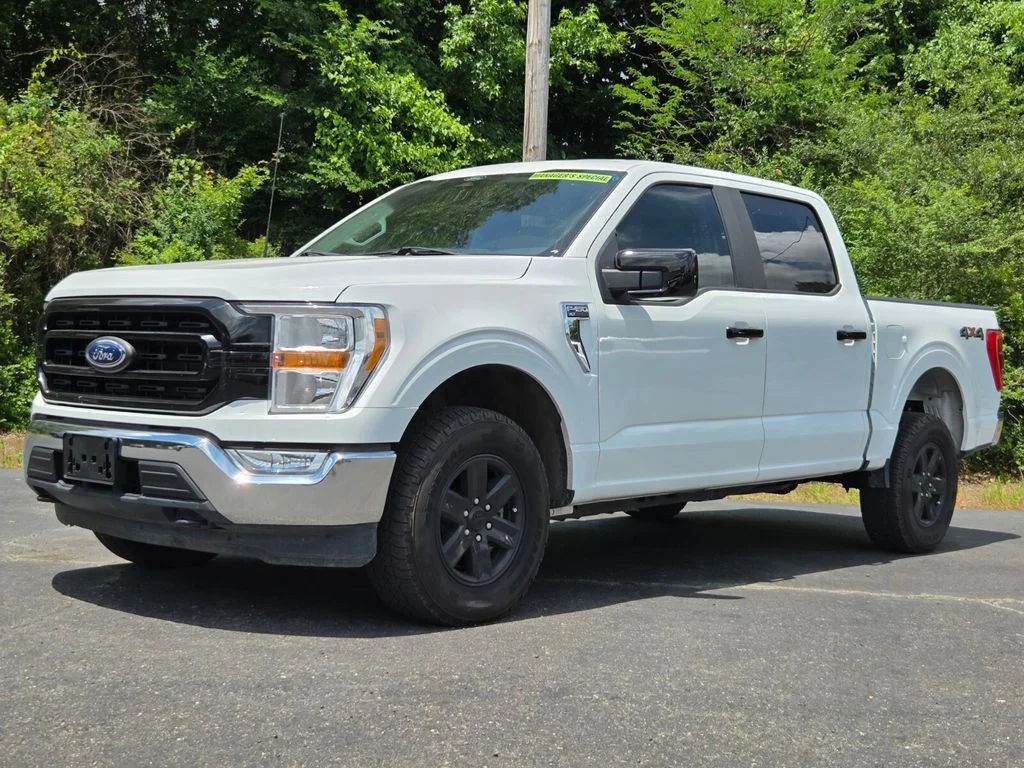 Used 2022 White Ford XLT image 2