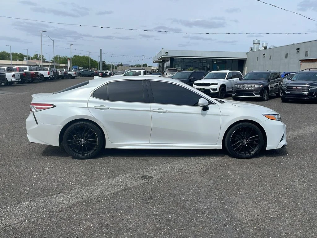 2020 Toyota Camry XSE - Photo 8