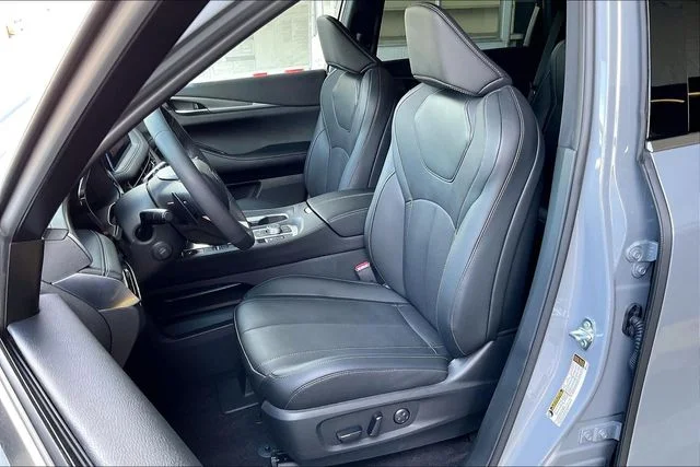 New 2027 Gray INFINITI LUXE image 8