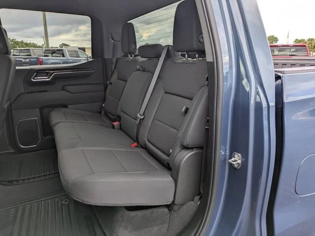 Used 2024 Downpour Metallic GMC Elevation image 13