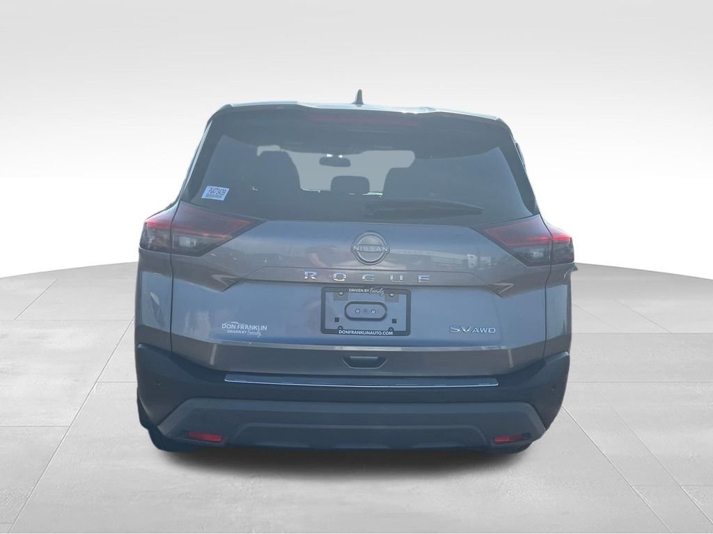 Used 2023 Gray Nissan SV image 4