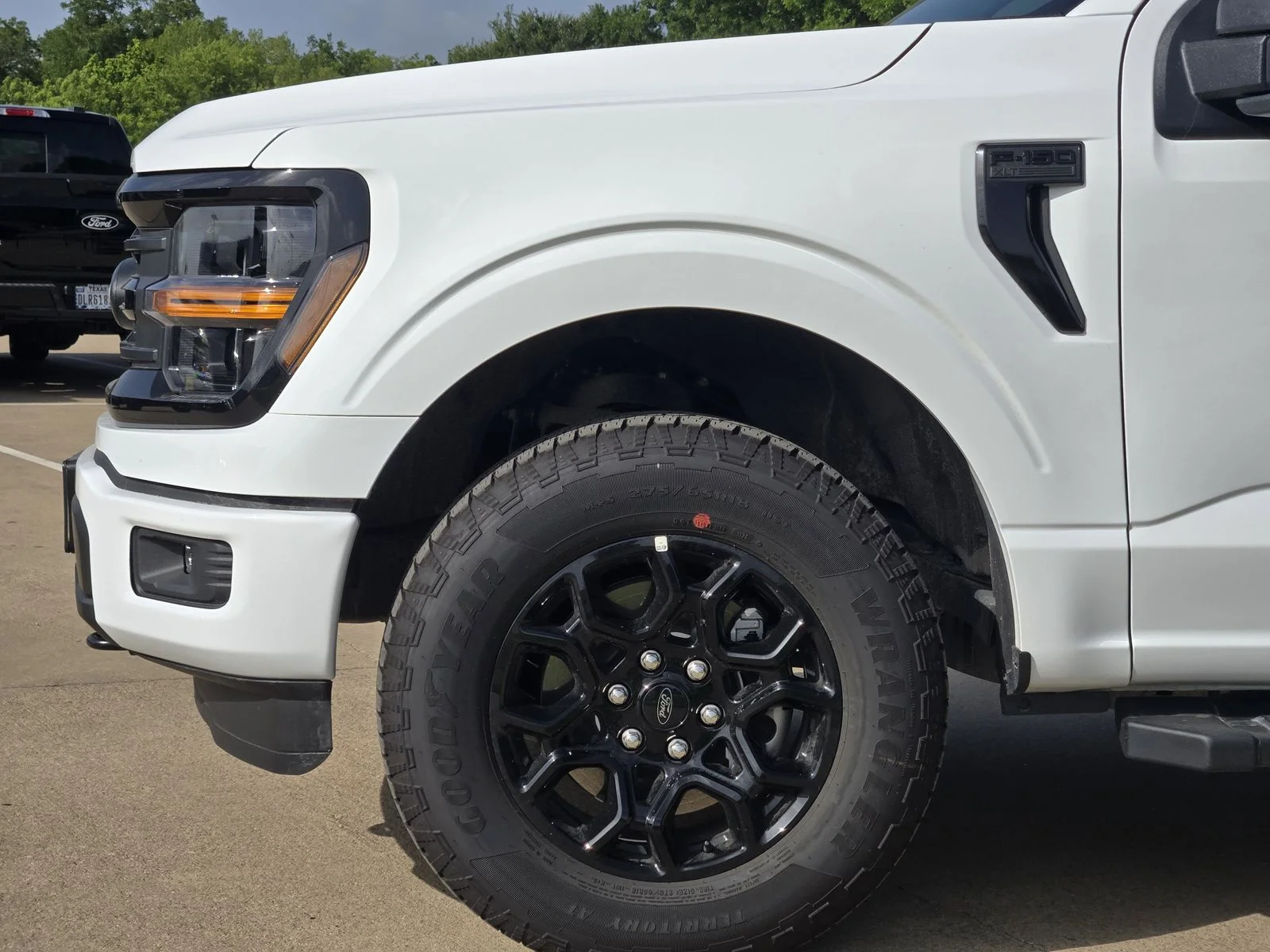New 2026 Oxford White Ford XLT image 6