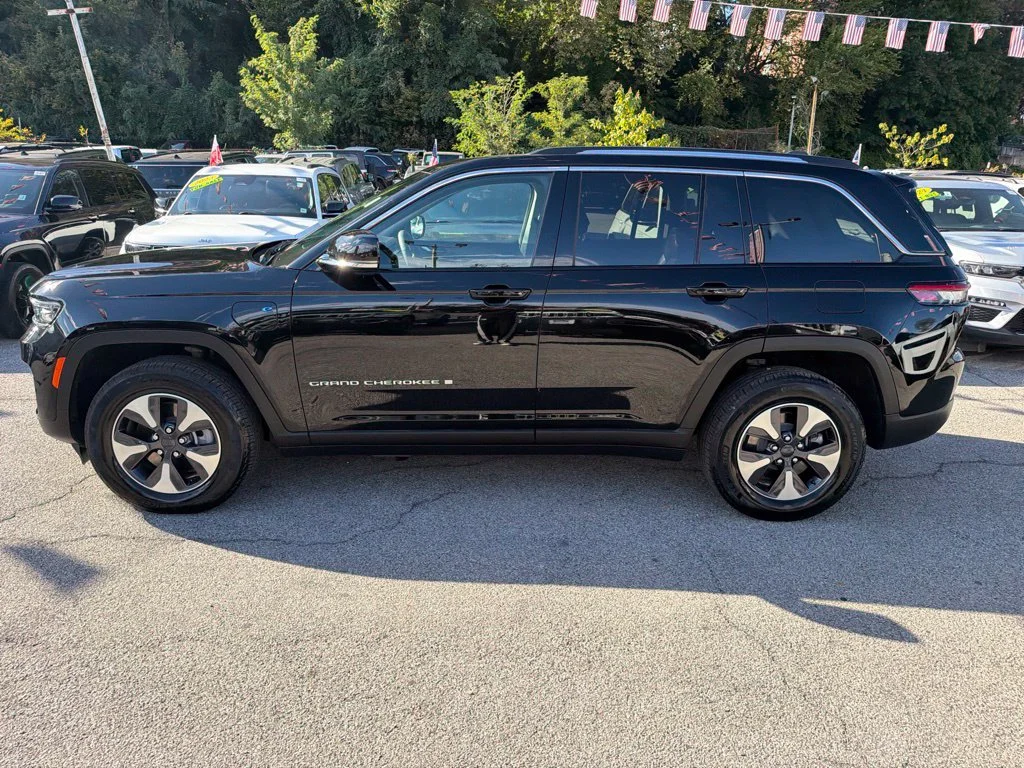 Used 2023 Black Jeep 4xe image 3