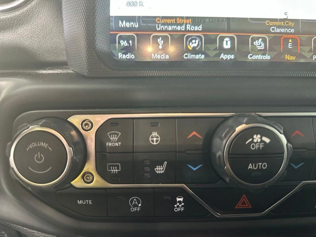 Used 2019 Mojito! Clearcoat Jeep Unlimited Sahara image 12