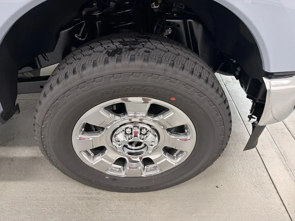New 2026 Glacier Gray Metallic Tri-Coat Ford F-250® Lariat® image 5