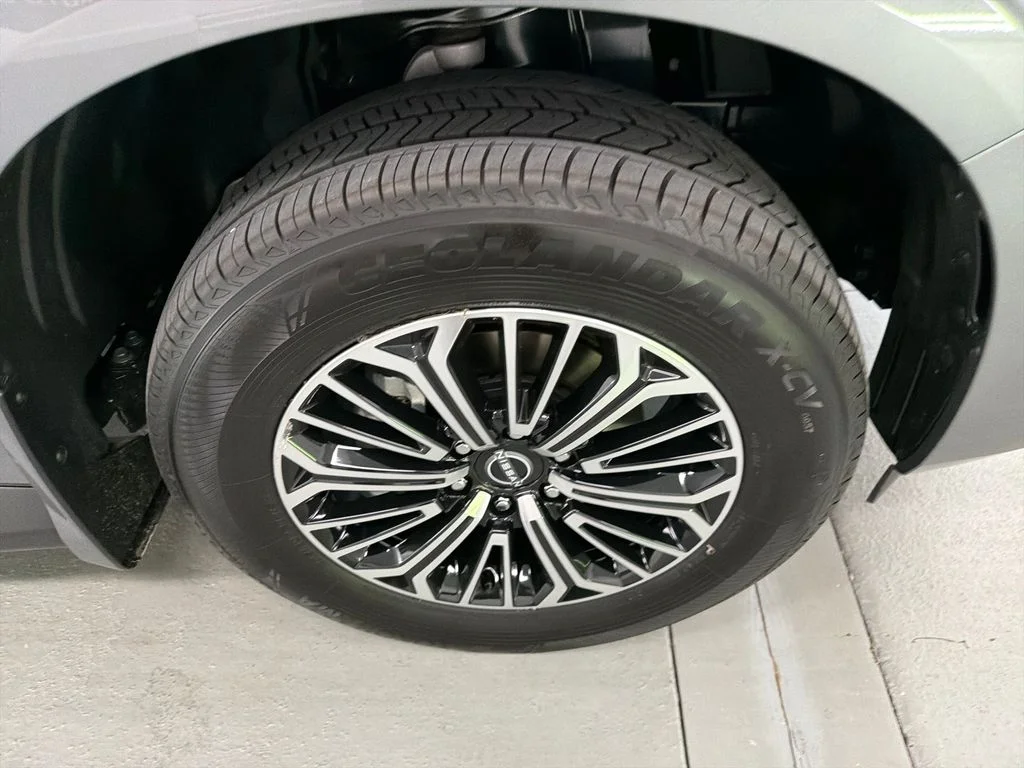 New 2026 Gun Metallic Nissan Platinum image 4