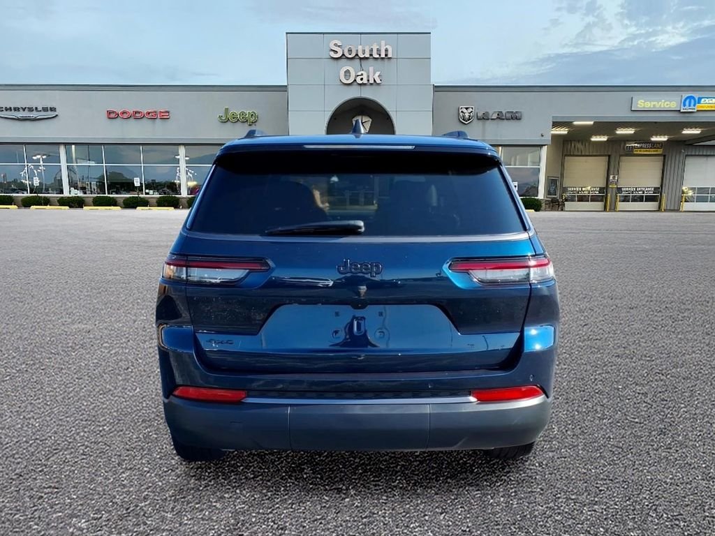 New 2026 Fathom Blue Pearl-Coat Exterior Paint Jeep Limited image 4