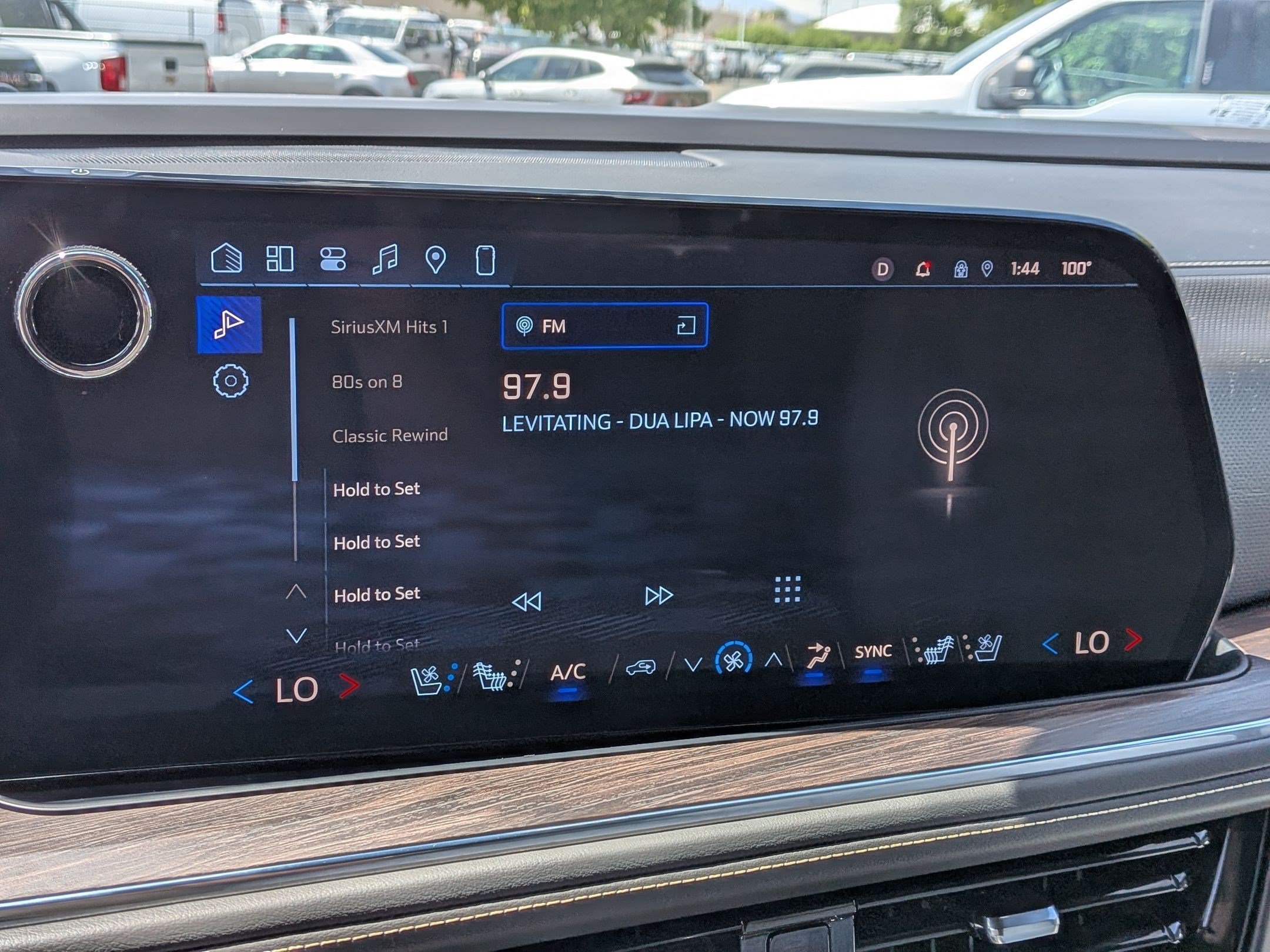 2025 Chevrolet Suburban Premier - Photo 21
