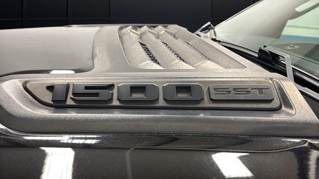 Used 2025 Diamond Black Crystal Pearlcoat Ram Laramie image 43