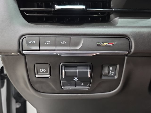 Certified Used 2024 Crystal White Tricoat Cadillac V-Series image 23