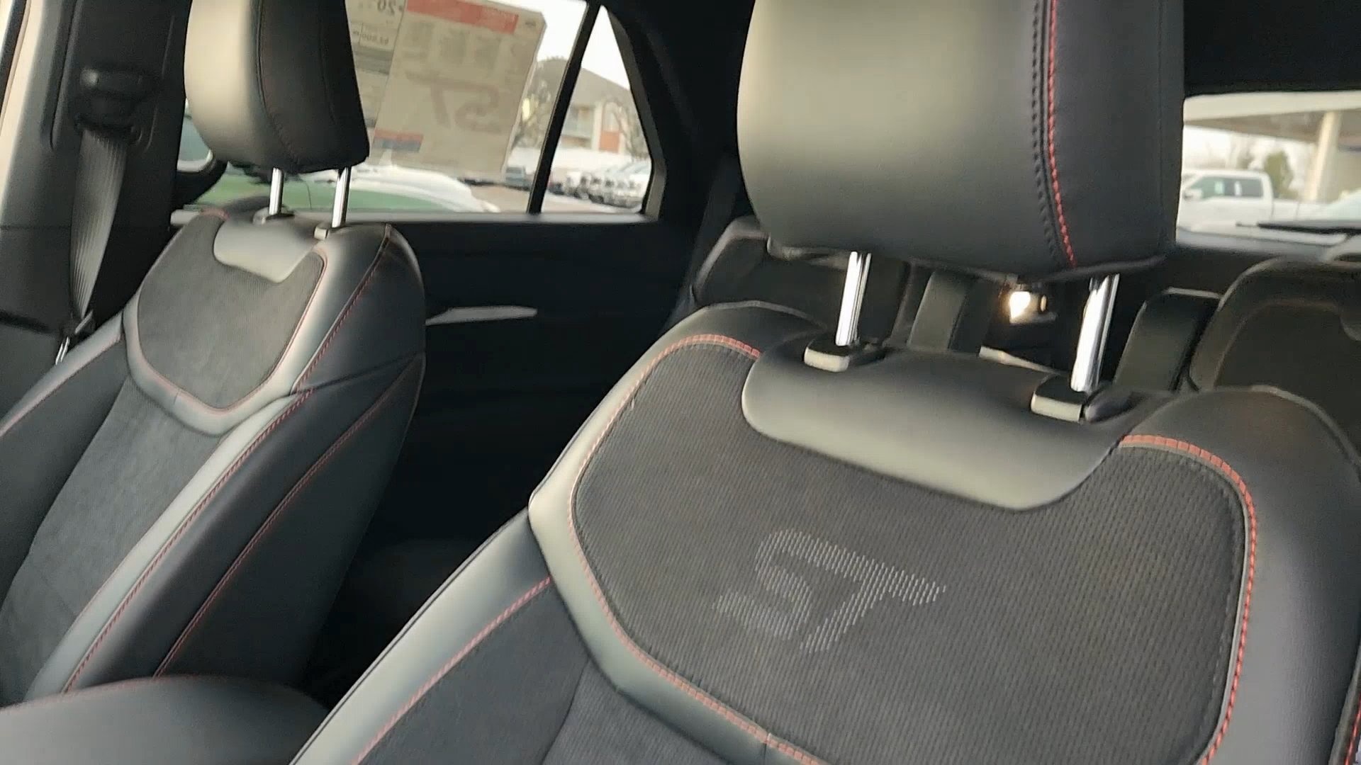 2026 Ford Explorer ST - Photo 37