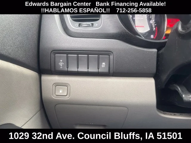 Used 2016 Silver Kia LX image 24