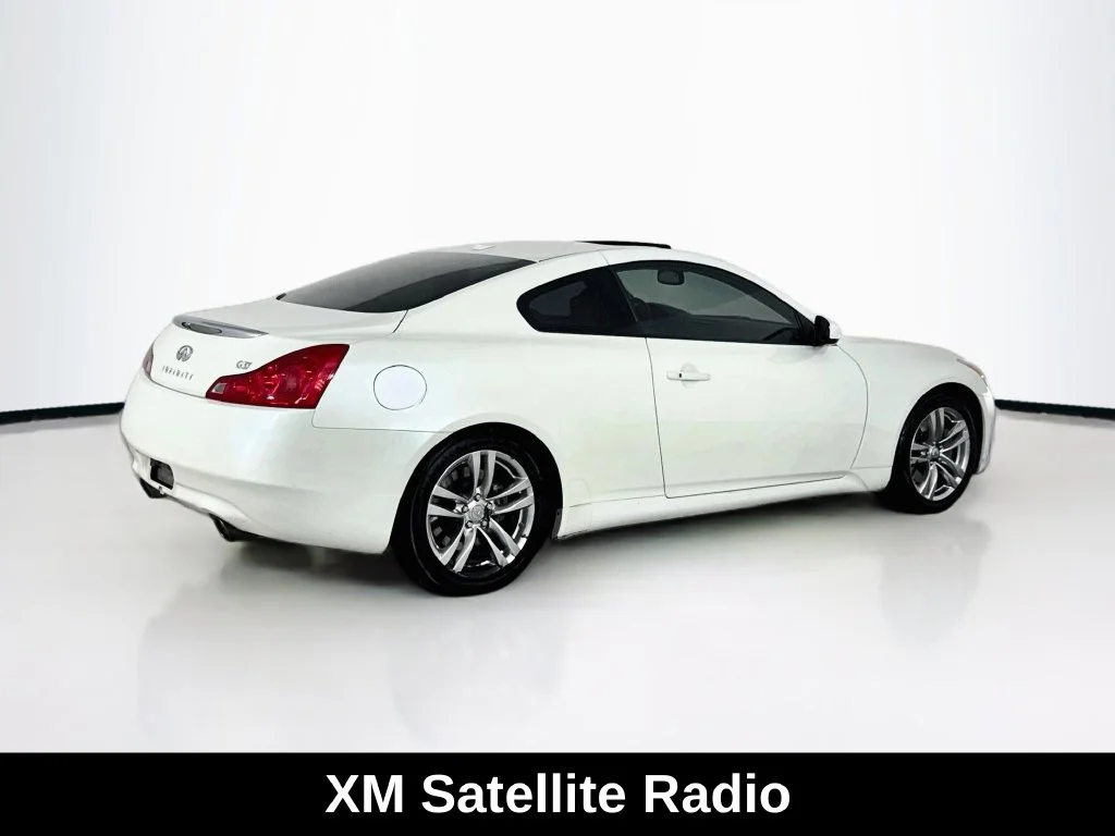 Used 2008 Ivory Pearl INFINITI Journey image 7