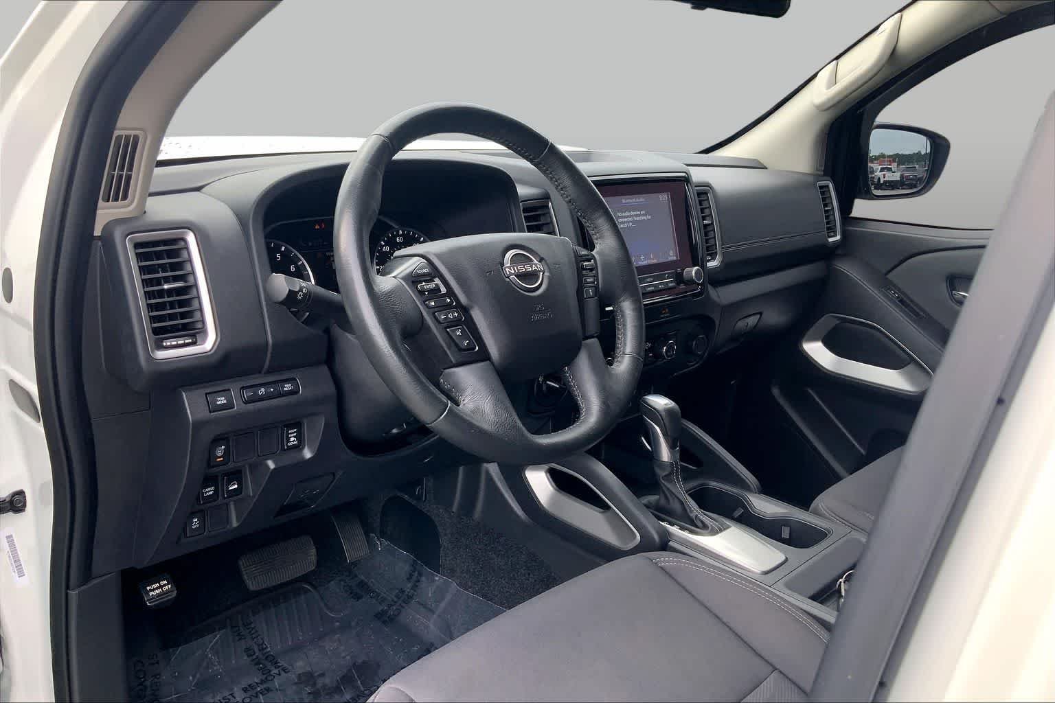 Used 2022 Glacier White Nissan SV image 17
