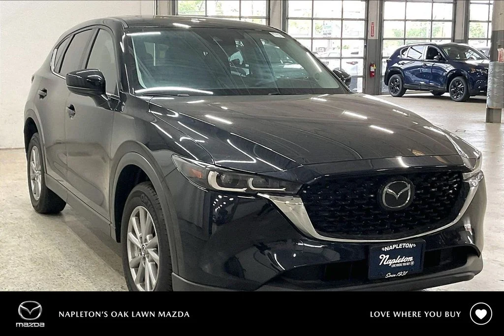 2023 Mazda CX-5 S Preferred package Auto AWD's photo