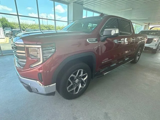 Used 2022 CAYENNE RED TINTCOAT GMC SLT image 3