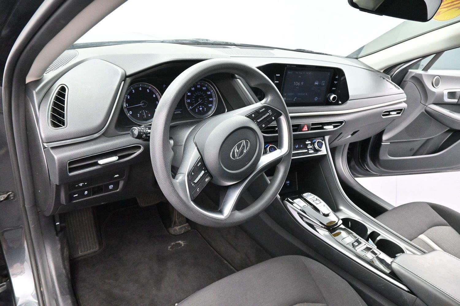 Used 2022 Portofino Gray Hyundai SEL image 15