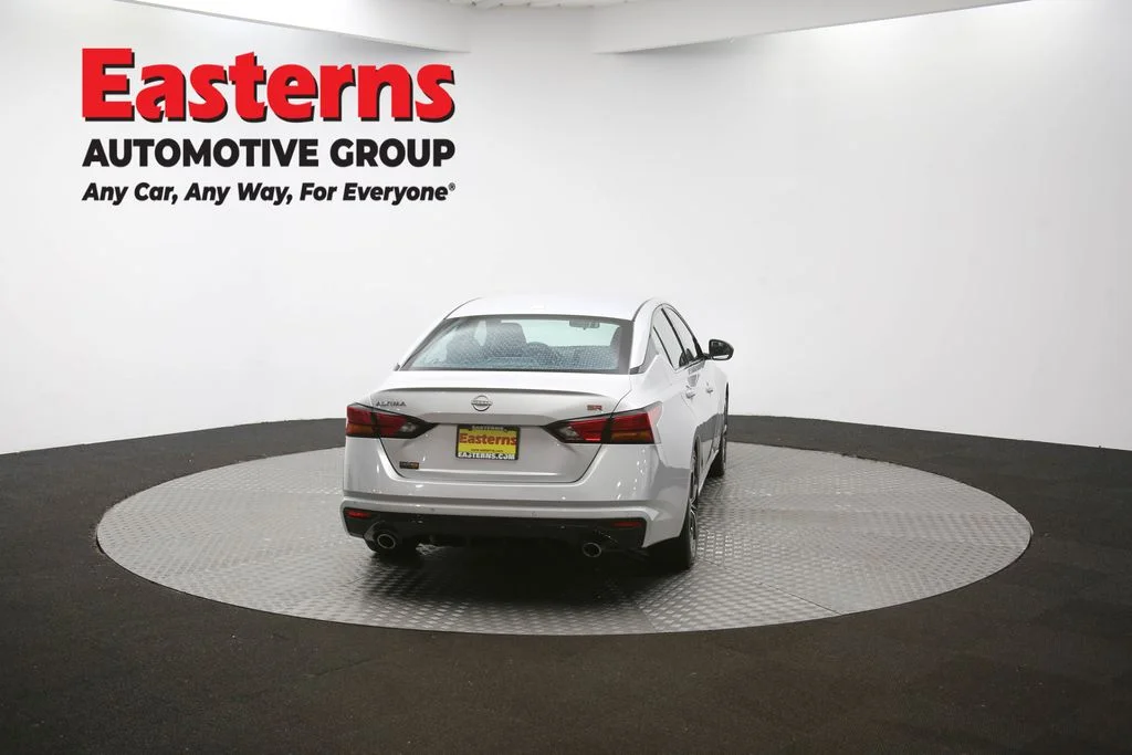 Used 2024 Silver Nissan 2.5 SR image 37
