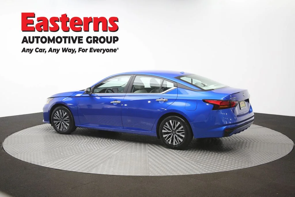 Used 2025 Blue Nissan 2.5 SV image 61
