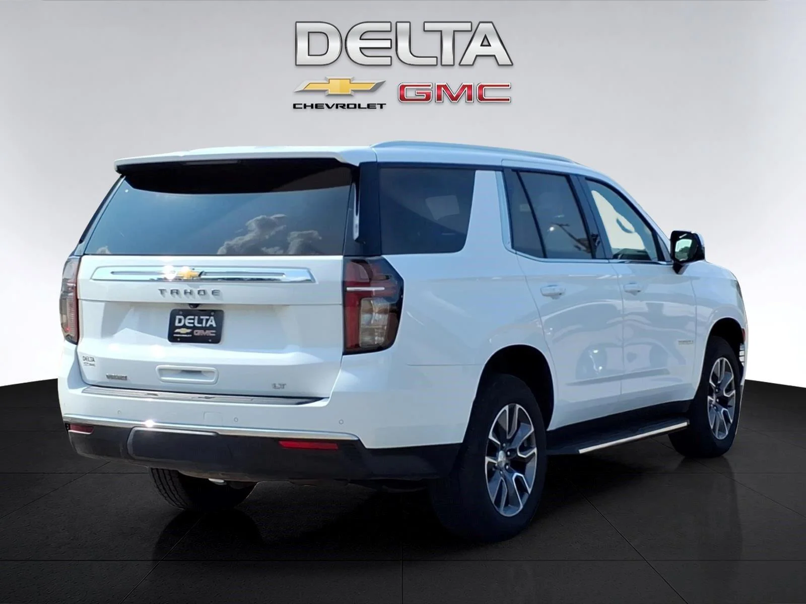 Used 2022 Summit White Chevrolet LT image 5