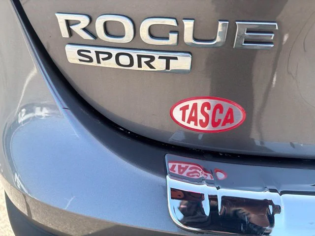 Used 2022 Gray Nissan SV image 17