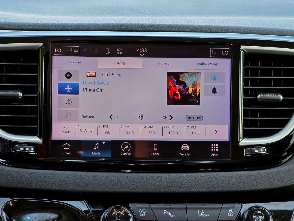 Used 2024 Black Chrysler Touring L image 8