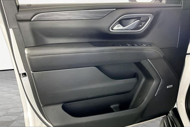 Used 2024 White GMC SLT image 19