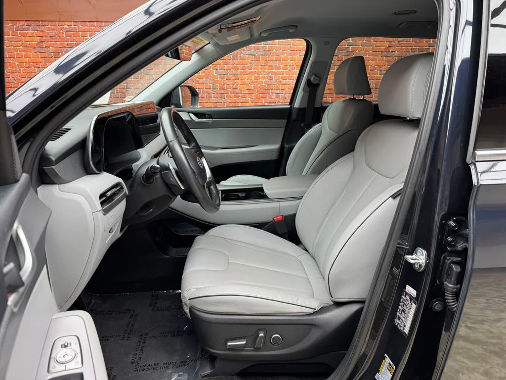 Certified Used 2025 Moonlight Hyundai SEL image 23