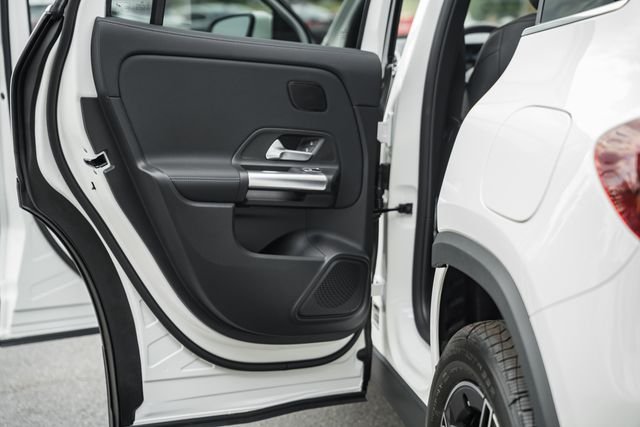New 2026 Polar White Mercedes-Benz GLA 250 image 36