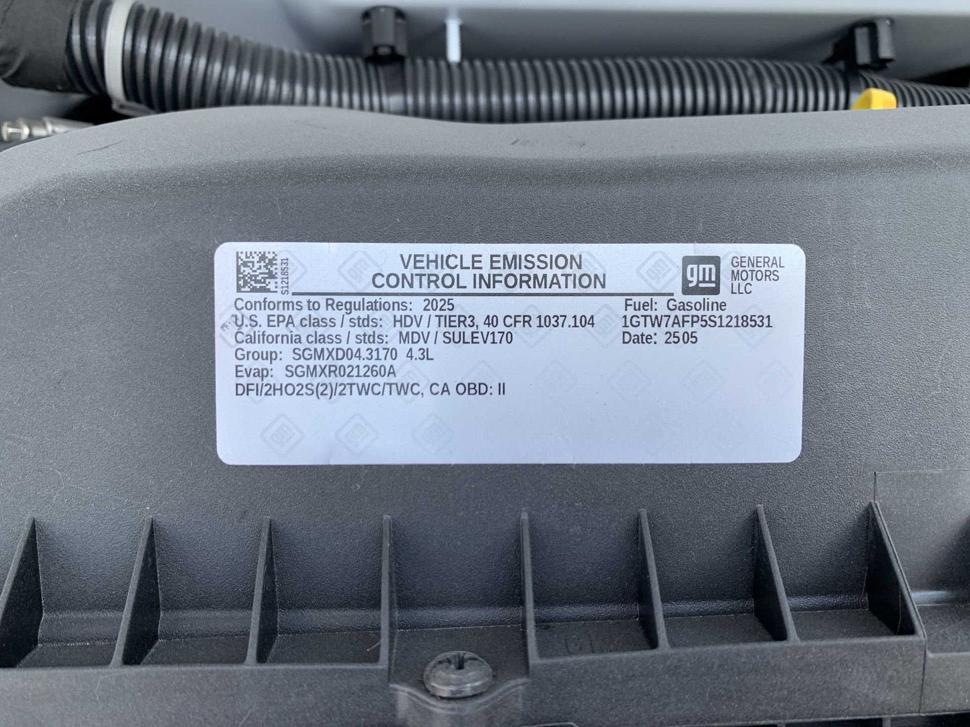 2025 GMC Savana Cargo Work Van - Photo 39