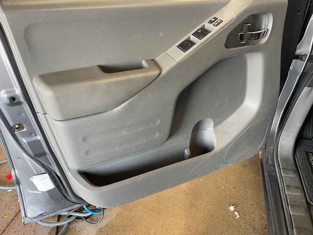Used 2021 Gray Nissan SV image 9