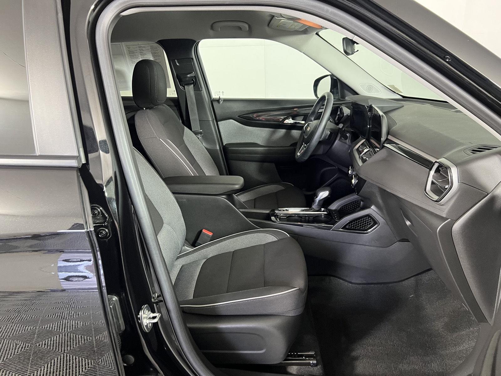 Used 2024 Mosaic Black Metallic Chevrolet LT image 16