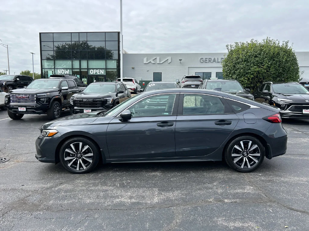 2024 Honda Civic Hatchback EX-L - Photo 10