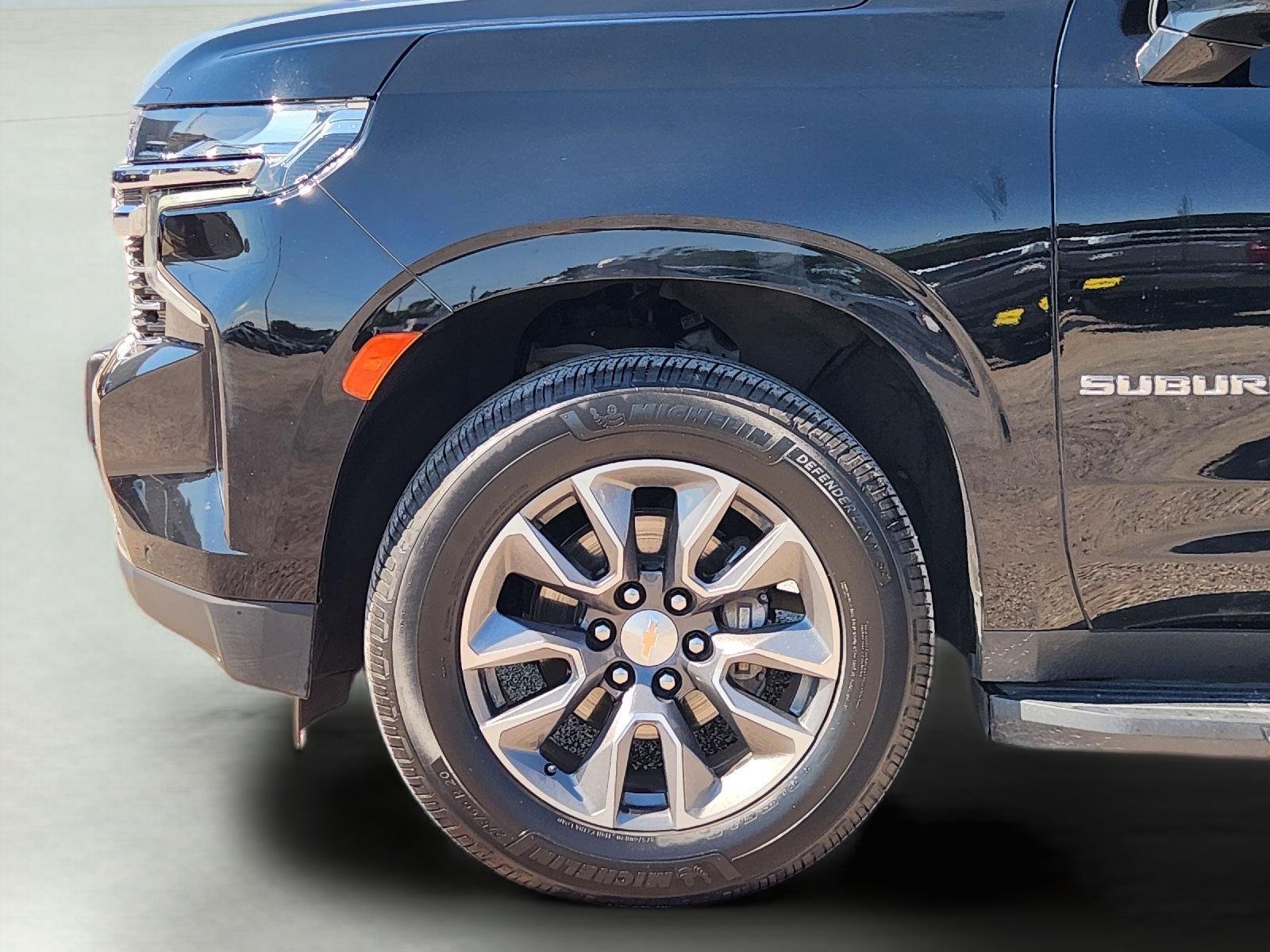 2024 Chevrolet Suburban LT - Photo 5