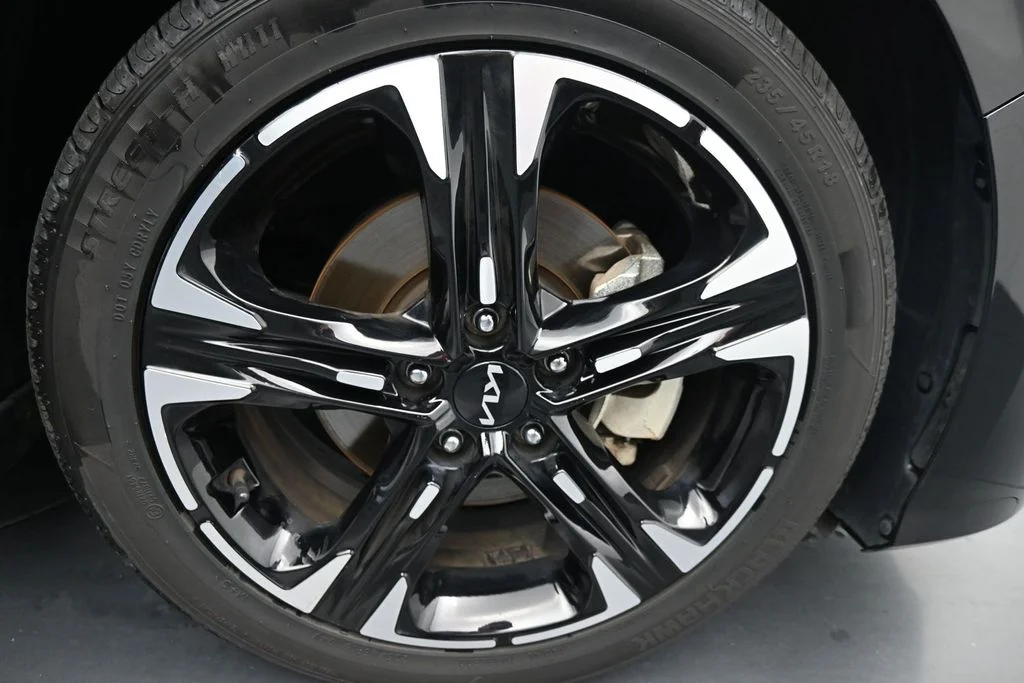 Used 2024 Black Kia GT-Line image 9