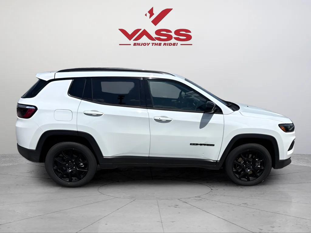 Used 2025 Bright White Clearcoat Jeep Latitude image 6