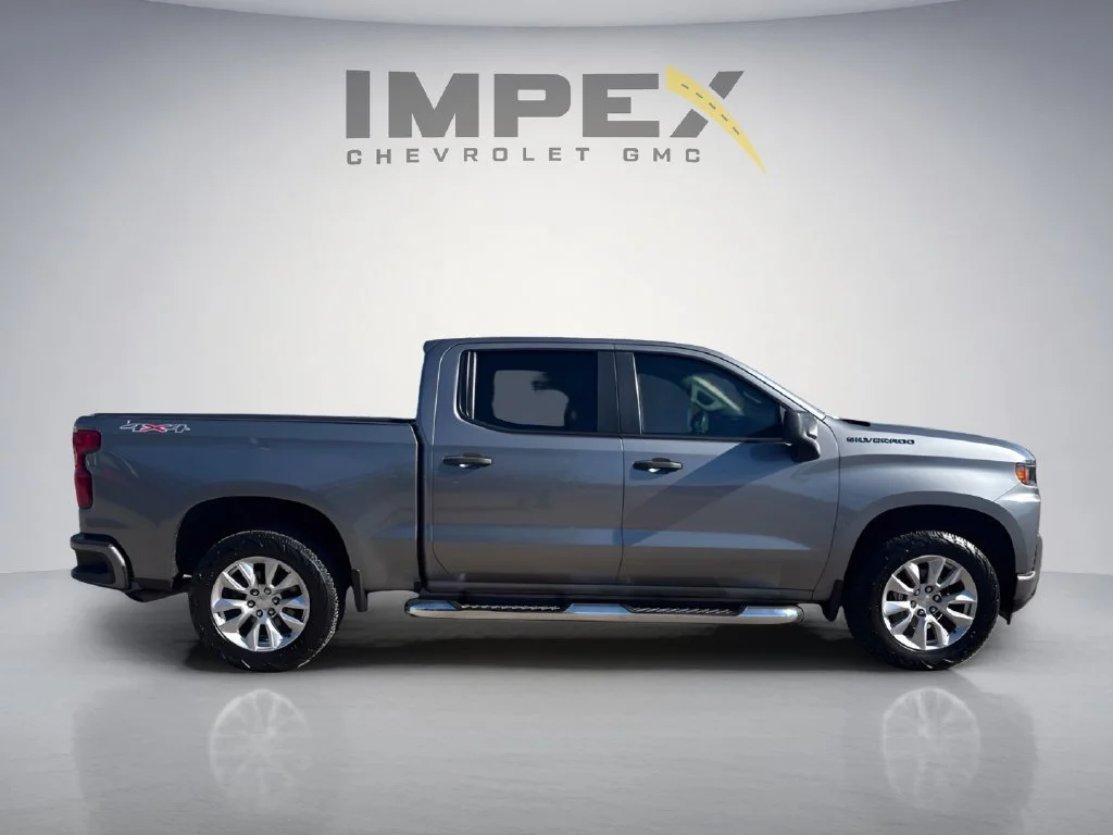 Used 2021 SATIN STEEL METALLIC Chevrolet Custom image 13