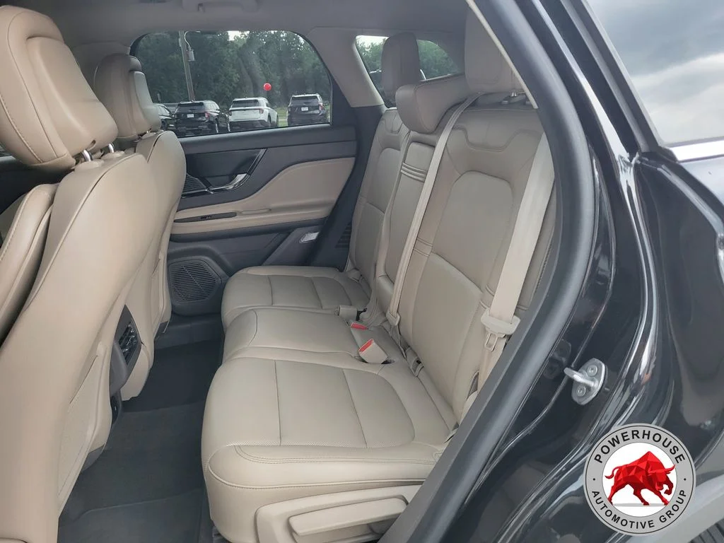 Used 2020 Black Lincoln Standard image 16