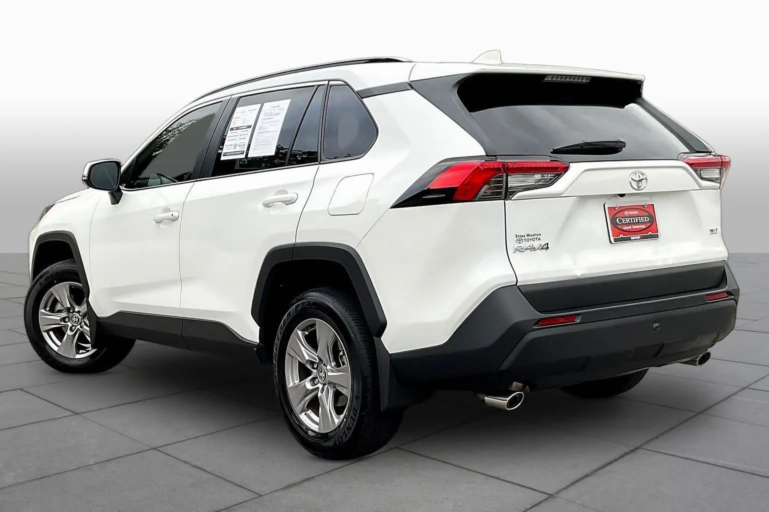 Used 2025 Ice Cap Toyota XLE image 12