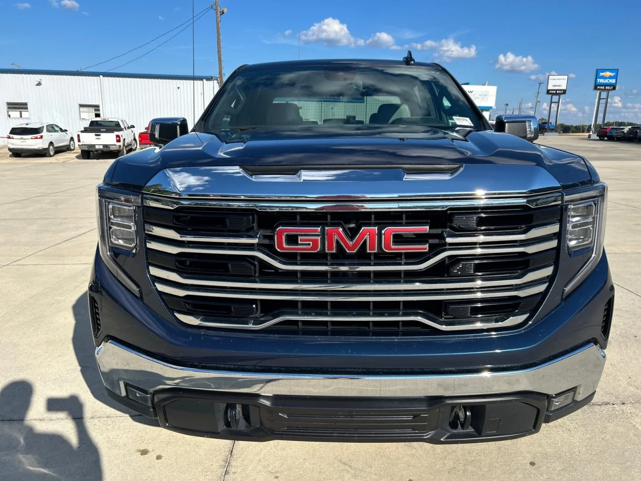 Used 2023 PACIFIC BLUE METALLIC GMC SLT image 5