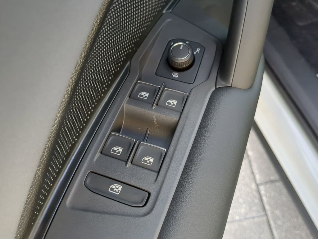 2025 Volkswagen Tiguan SE R-LINE BLACK - Photo 18