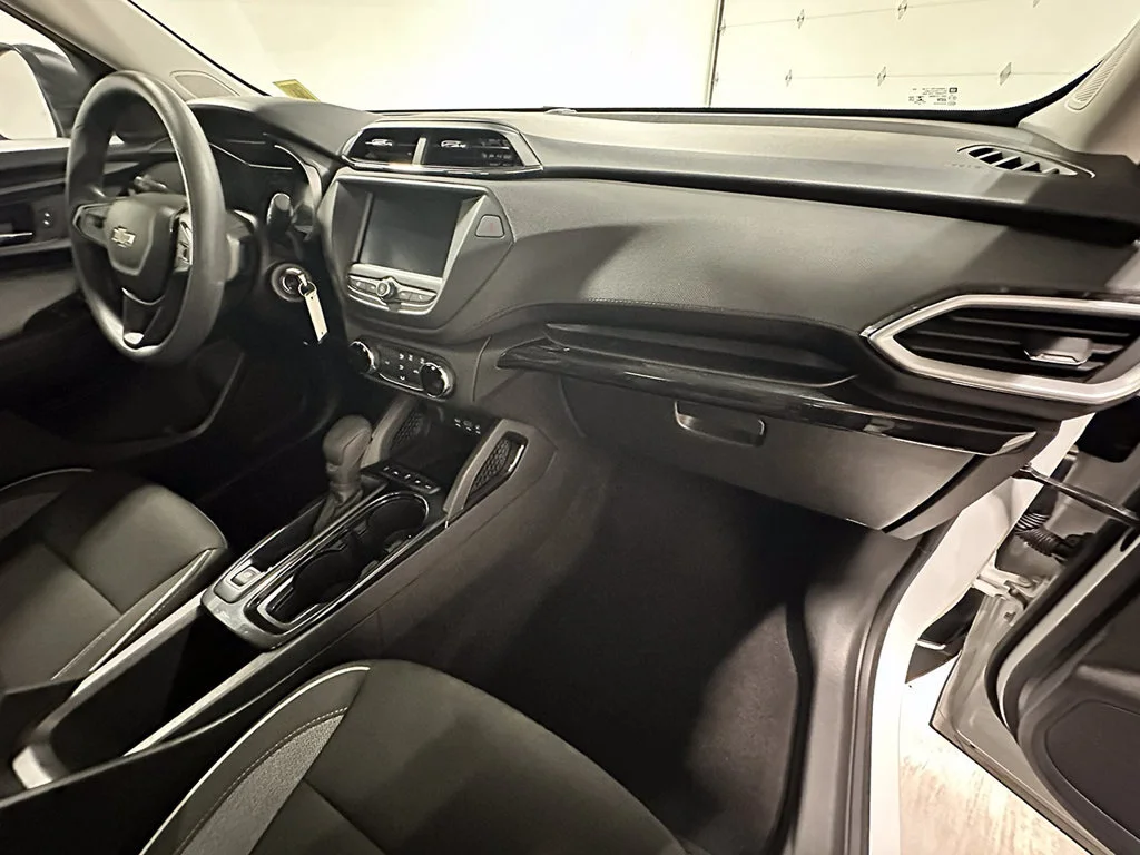 Used 2023 SUMMIT WHITE Chevrolet LS image 25