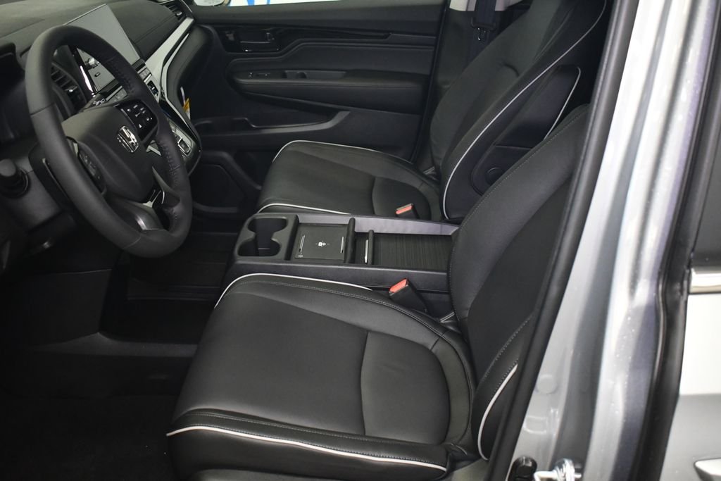 New 2026 Sonic Gray Pearl Honda Touring image 20